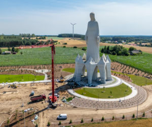 Budowa pomnika Matki Boskiej w Konotopiu