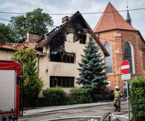 Tragedia w Nowym Stawie! W pożarze plebanii zginął ksiądz