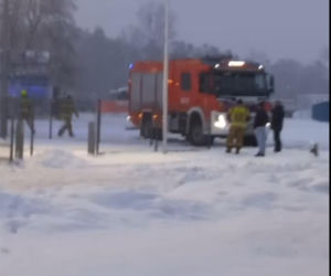 Na lodowisku zapadł się dach