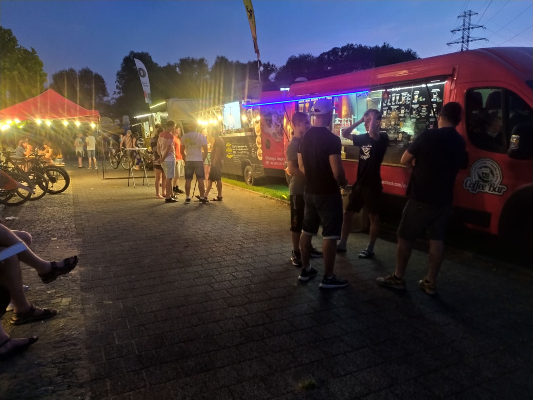 foodtracki na Bulwarach nad Sołą