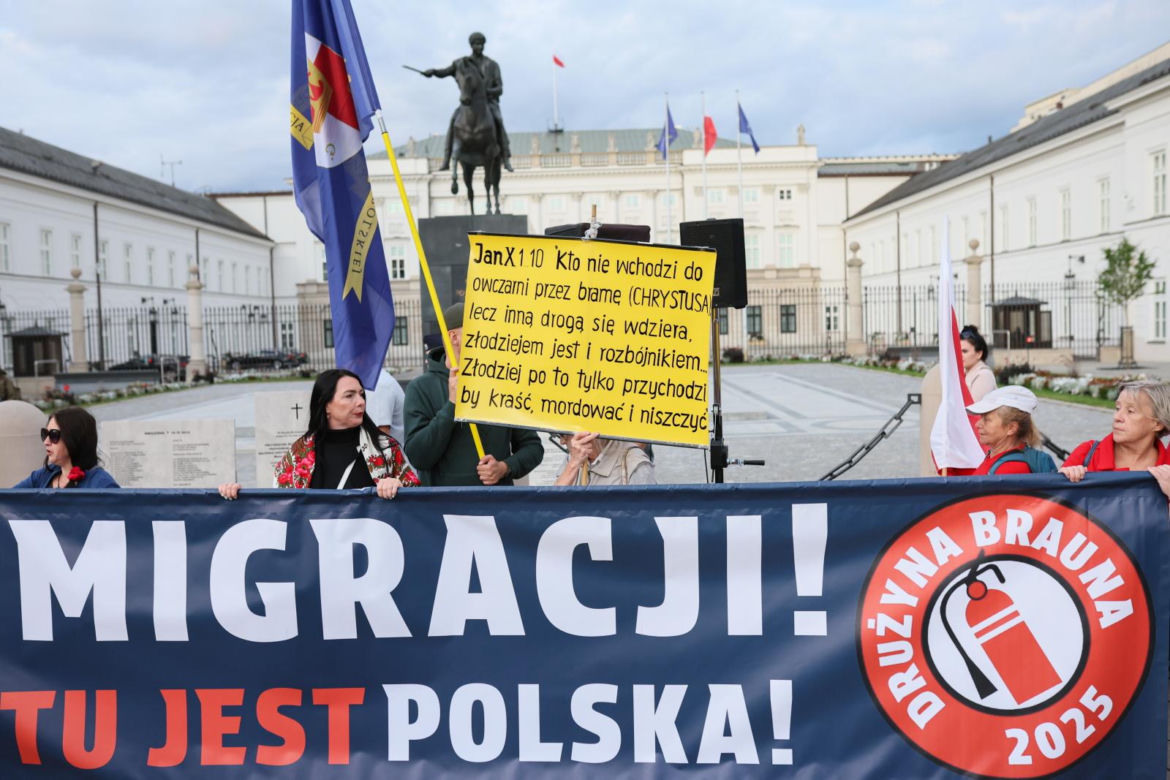 W Warszawie odbył się antyimigrancki marsz i kontrmanifestacja. Pojawiło się kilka tysięcy osób