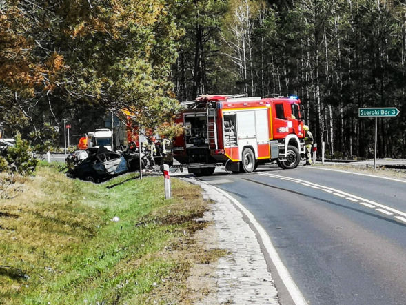 Auta stanęły w ogniu. Prokuratura ustala tożsamość drugiej ofiary wypadku. Co już wiadomo?