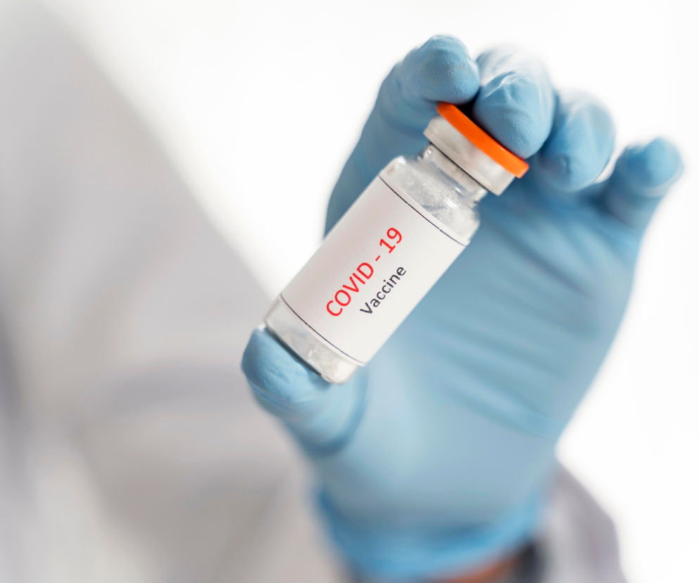  Koncerny farmaceutyczne prowadzą badania dotyczące skuteczności ich szczepionek w walce z nowymi wariantami koronawirusa