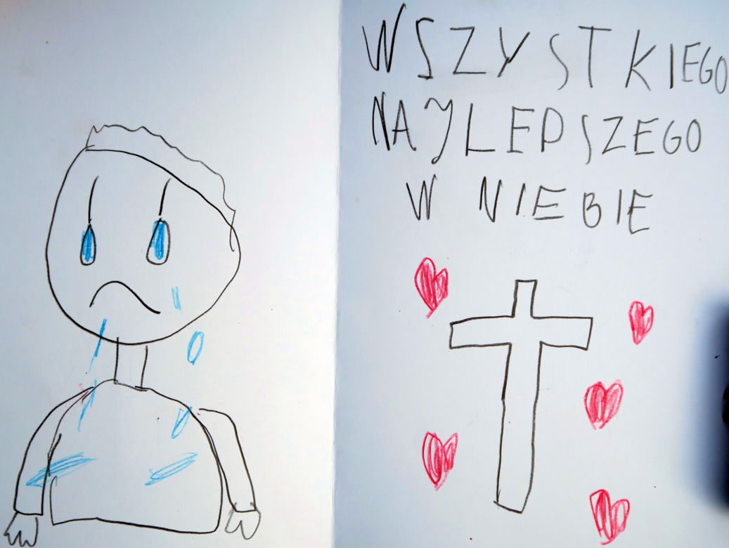 Dzieci przygotowały wzruszające laurki dla ks. Grzegorza Dymka