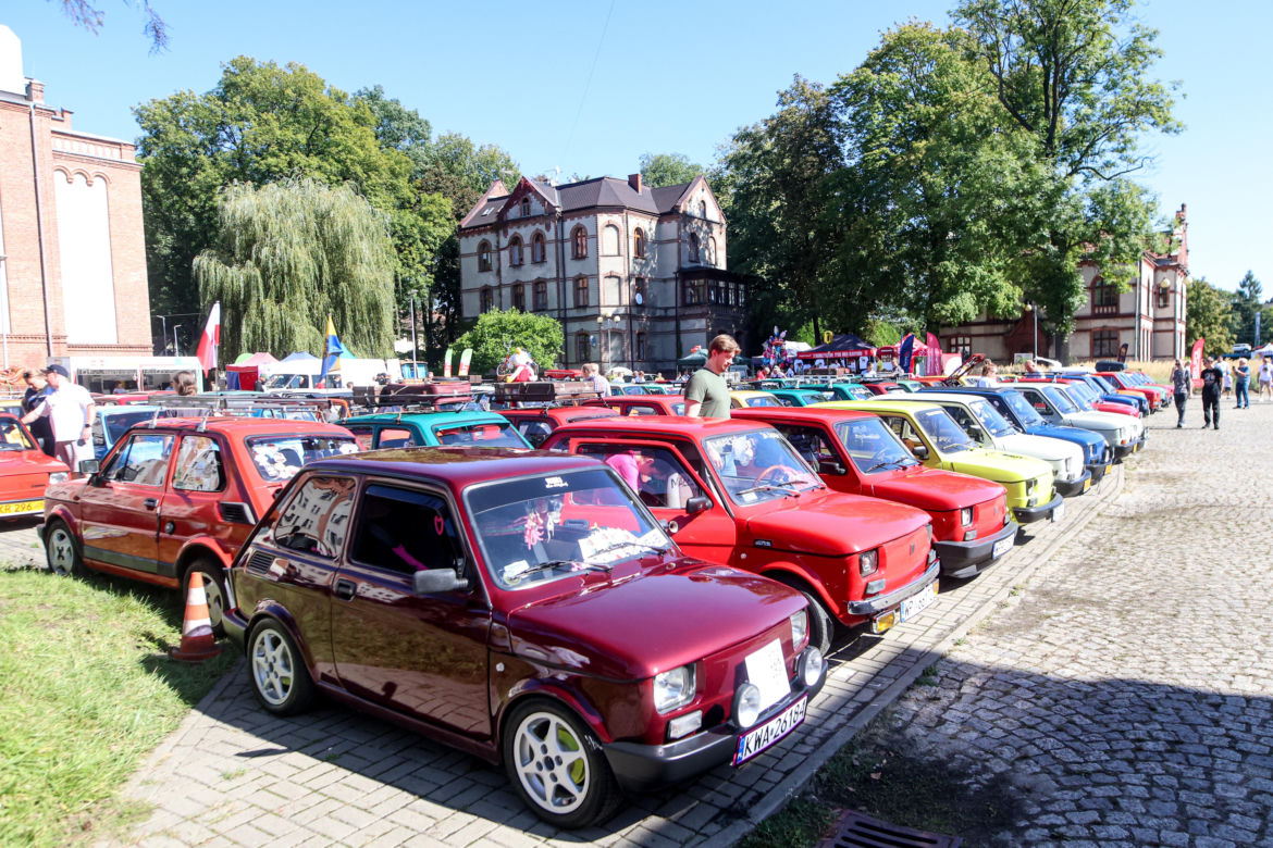 Setki Fiatów 126p i koncerty. W Tychach obchodzono wielkie święto Malucha