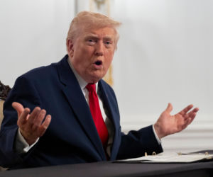 Trump nałożył sankcje na piękność w bikini! Oto, co zrobiła