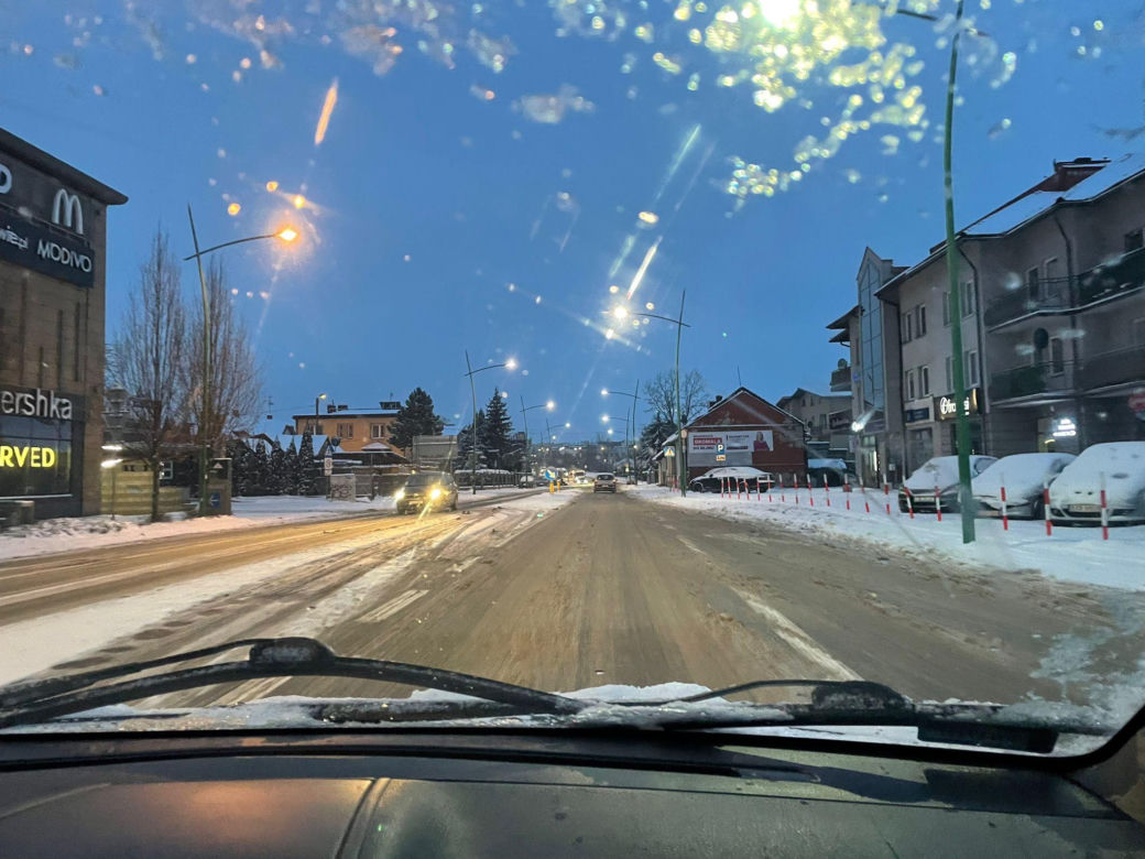 Śnieg na ulicach Nowego Sącz