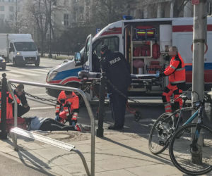 Rowerzystka potrącona na rogu Pięknej i Aleji Ujazdowskich