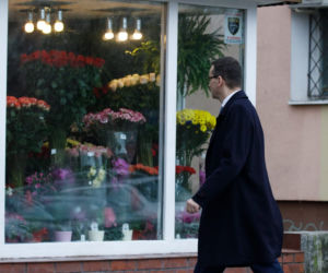 Premier kupił kwiaty a Kamiński bieliznę