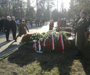 Grób Jana Olszewskiego w 1. rocznicę śmierci