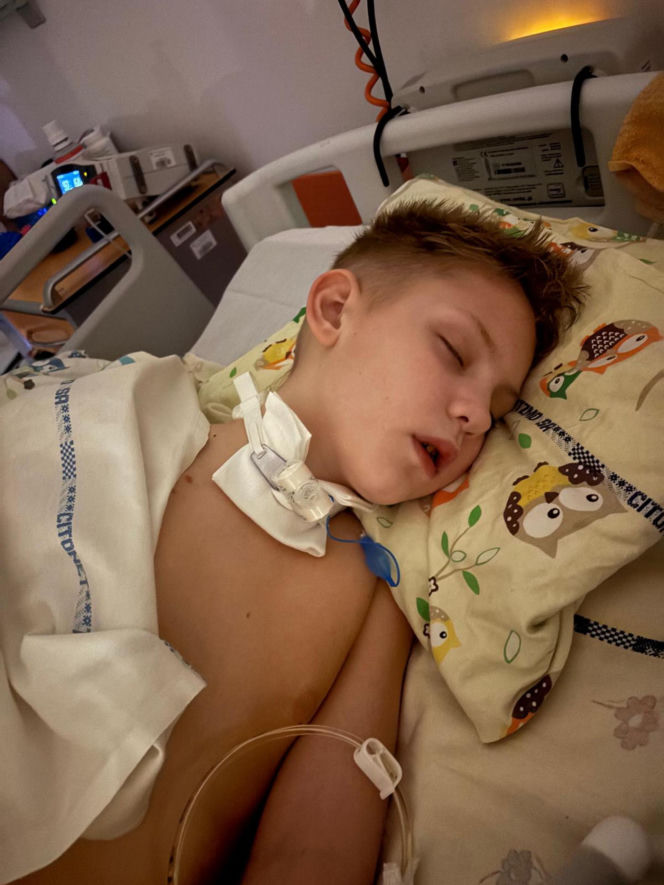 8-letni Dawid przestał oddychać w nocy. Na karetkę czekali 24 minuty