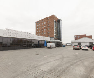 Trwa budowa szpitala tymczasowego we Wrocławiu