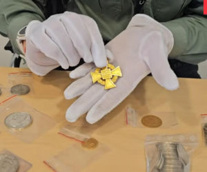 Niemiec wpadł na granicy z kolekcją ukrytą w aucie. Przemycał cenne monety