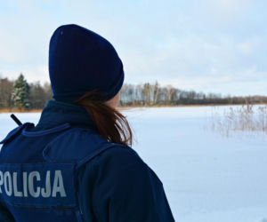 Wyszła do sklepu i zniknęła. Policjanci znaleźli ją na polu