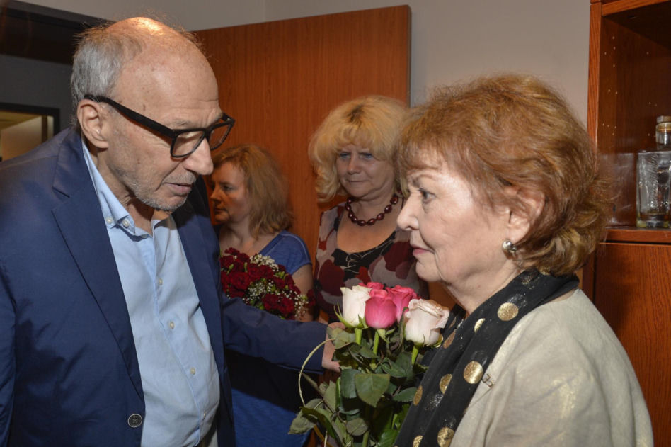 Fani w rozpaczy! Nie żyje wielka gwiazda ekranu! Iga Cembrzyńska odeszła w wieku 87 lat.