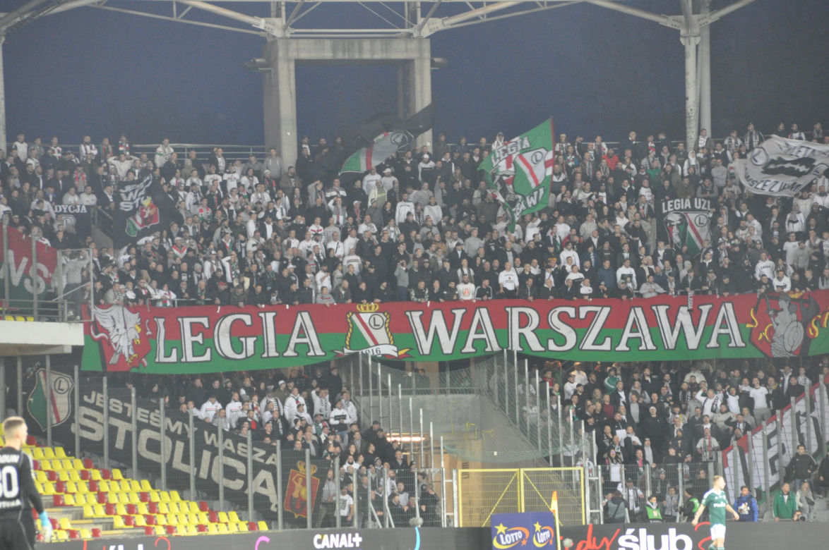 Korona Kielce - Legia Warszawa. Zdjęcia kibiców na Suzuki Arenie