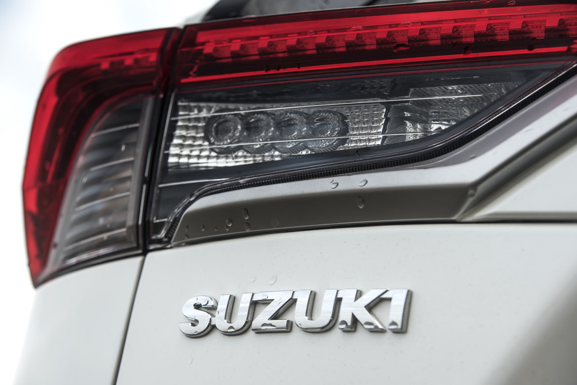 Suzuki Across Plug-in Hybrid i-AWD e-CVT Elegance