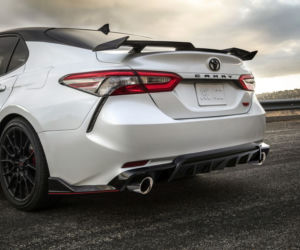 Toyota Camry TRD 3.5 V6 305 KM 8AT