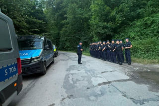 Tragedia w Borkowie. Nie żyje kobieta, policja prowadzi poszukiwania jej męża