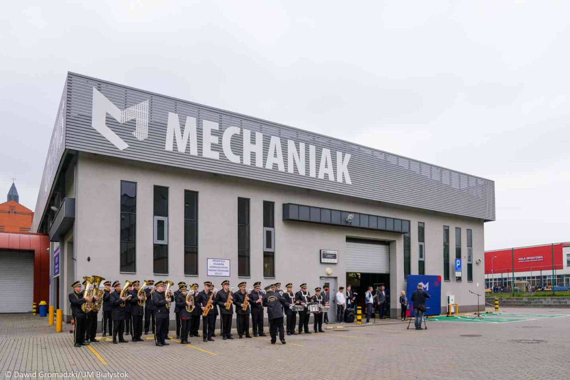 Nowa stacja ładowania pojazdów elektrycznych w Białymstoku. Gdzie się pojawiła? [ZDJĘCIA]