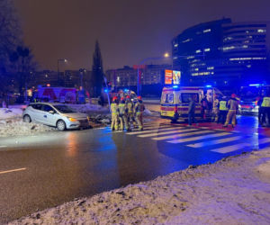 Stłuczka z nieoznakowanym radiowozem w Warszawie. Potężna utrudnienia