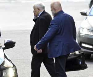 Kaczyński ma kultowy telefon komórkowy