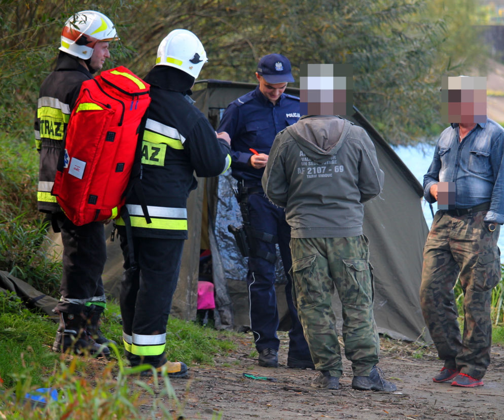 Małopolska: W namiocie nad Wisłą znaleziono ciało wędkarza i jego psa