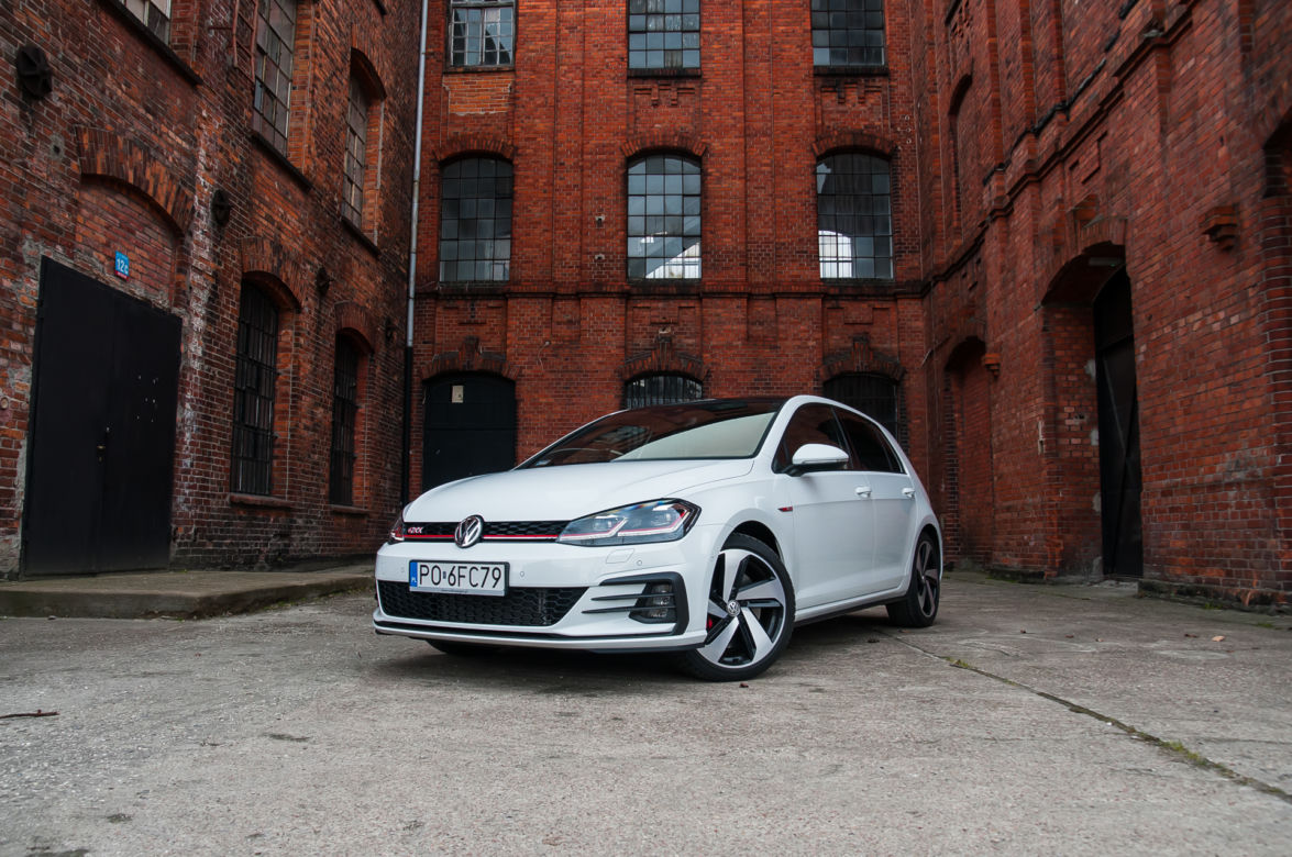 Volkswagen Golf 2.0 TSI GTI Performance 245 KM