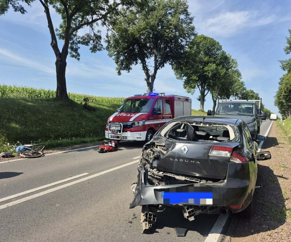 18-latek pędził autem i uderzył w rowerzystkę. 76-latka nie żyje