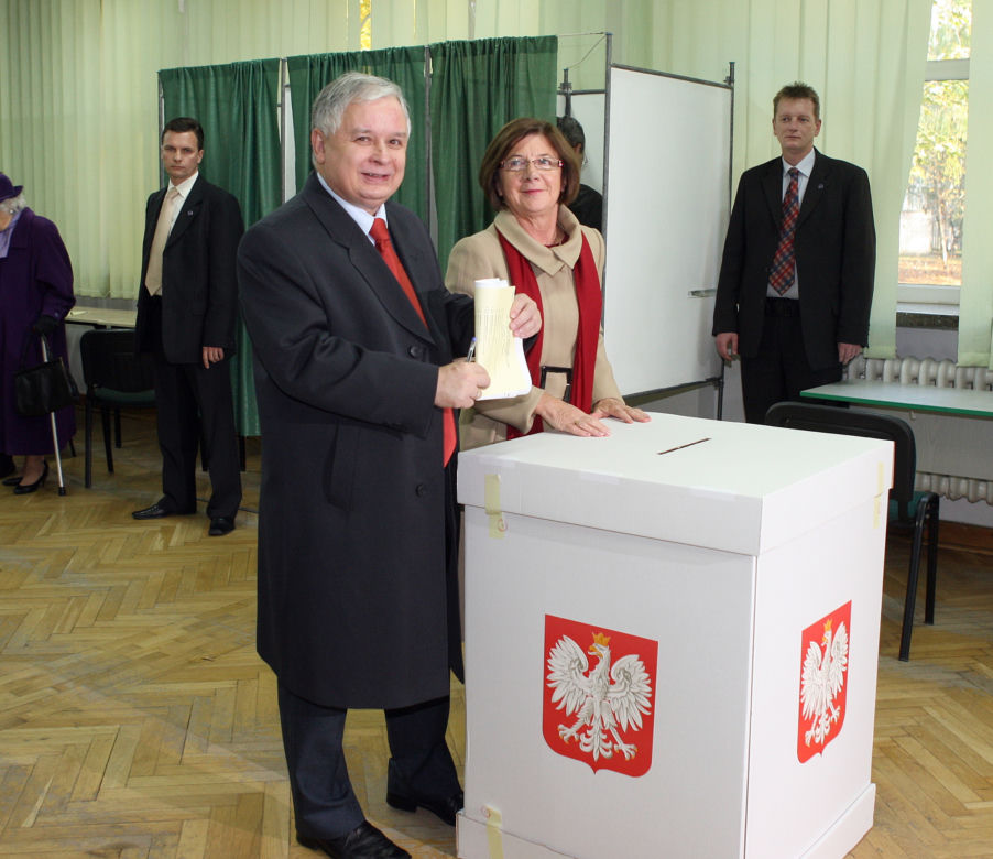 Maria i Lech Kaczyńscy brali dwa śluby! Historia ich miłości