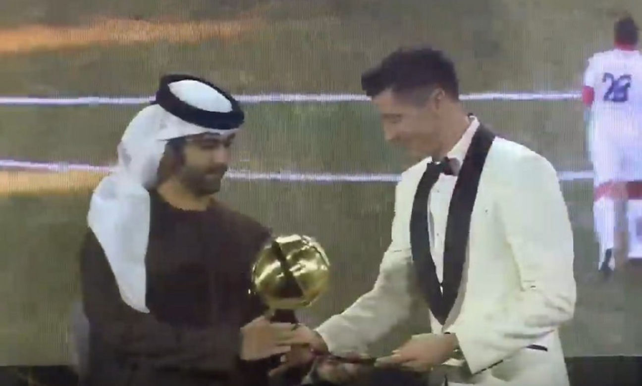 Robert LEwandowski. Globe Soccer Awards