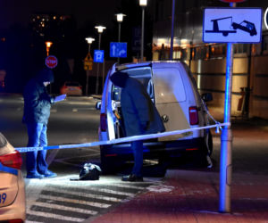 Ukradli pieniądze z auta. Policja szuka sprawców