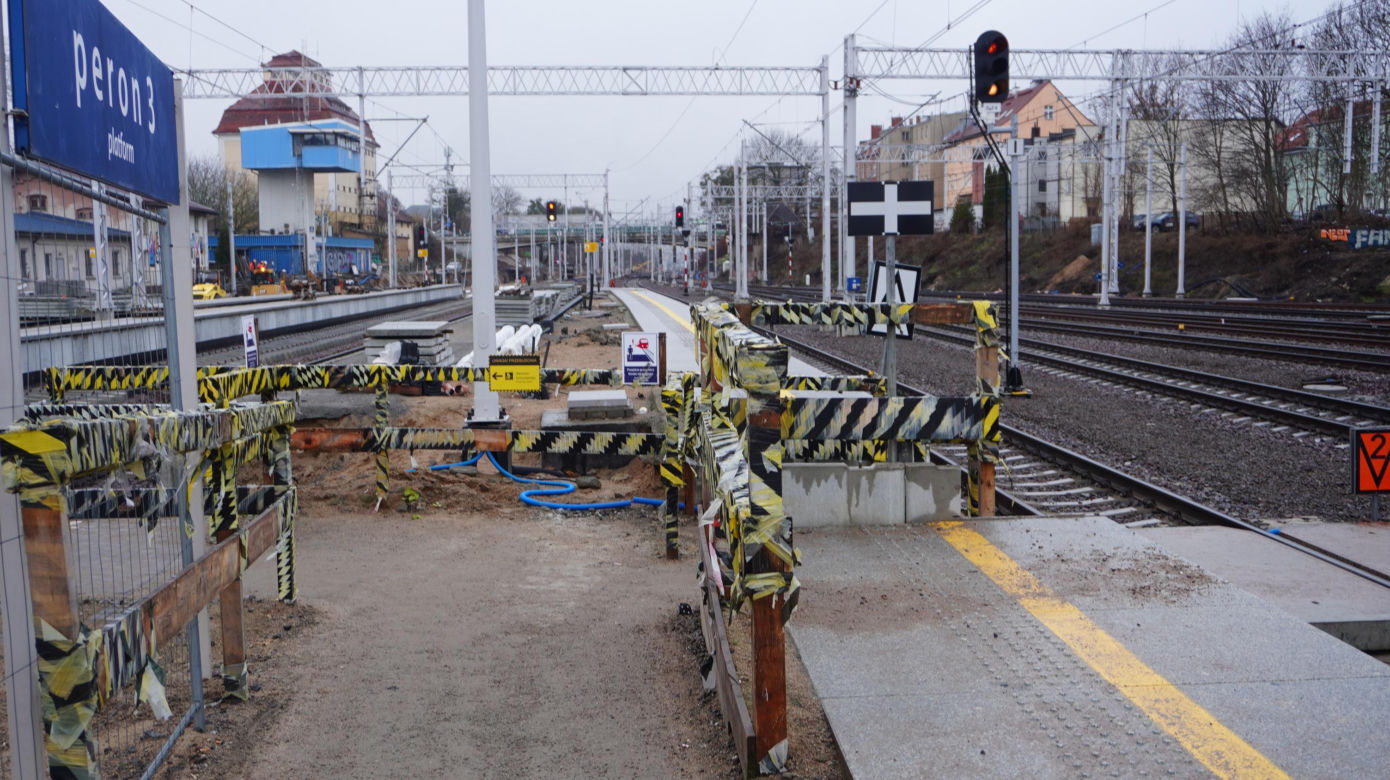 Postępują prace nad konstrukcją budynku Dworca Głównego w Olsztynie. Perony niemal na ukończeniu [ZDJĘCIA]