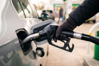 Hurtowe ceny paliw 24.10.2026. Gwałtowne podwyżki przerywają serię spadków, diesel ostro w górę
