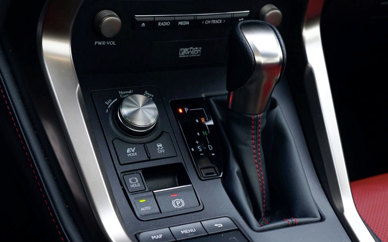 Lexus NX 300h F Sport