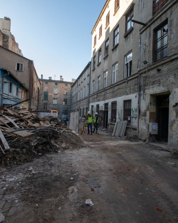 Na Piotrkowskiej w Łodzi powstaje artystyczne podwórko
