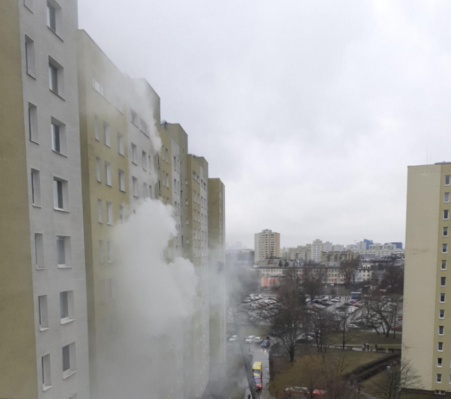 Pożar w bloku przy ulicy Łukowskiej w Warszawie