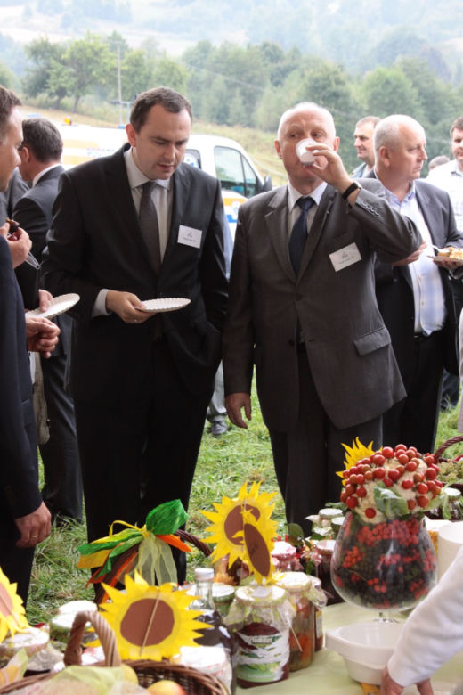 Tak PiS degustuje nalewki na Podkarpaciu