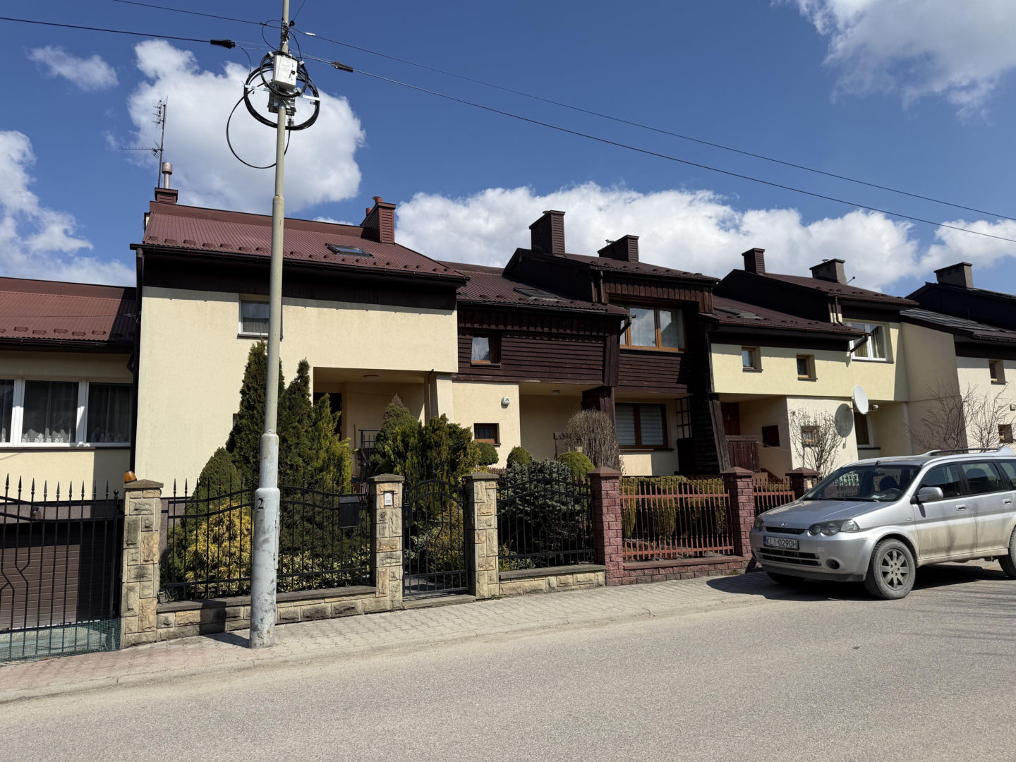 "Działy". Domy z lat 80. Limanowa