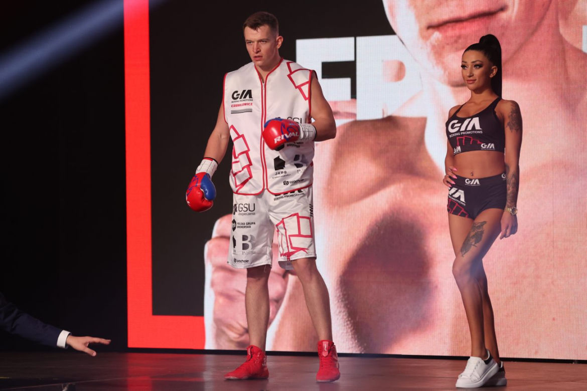 Challenger's Boxing Night by GiA 