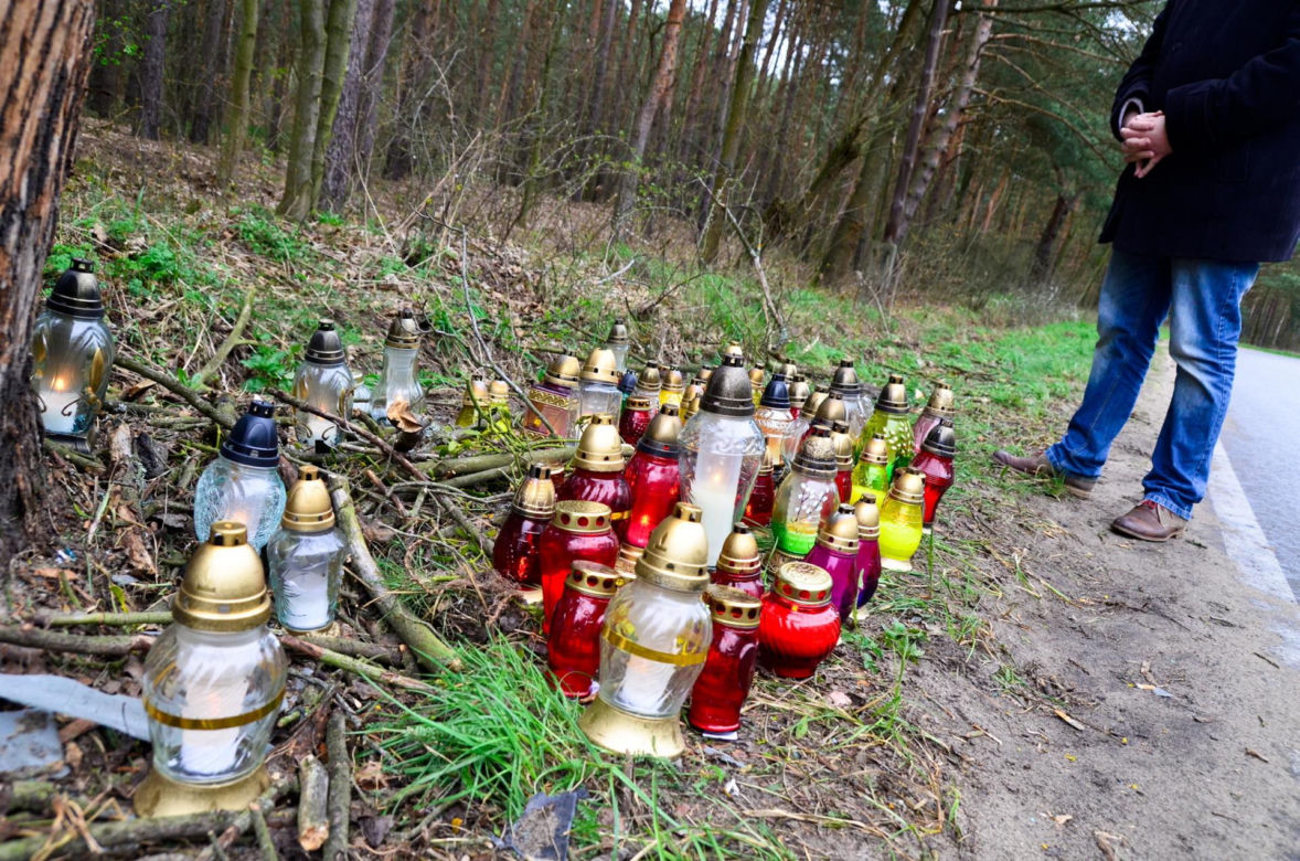 Tragiczny wypadek w Klamrach. Siedmioro nastolatków zginęło w nocy