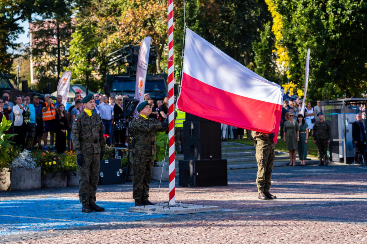 Niezwykła promocja podoficerska w Gołdapi. Uroczystość zakończyła się… oświadczynami [ZDJĘCIA]