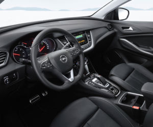 Opel Grandland X Hybrid4 1.6 Turbo A8 300 KM AWD