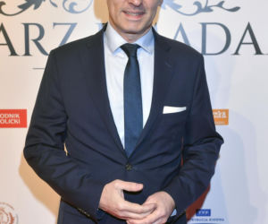 Krzysztof Ziemiec jest bardzo religijny. Wiadomo, czy przełożył to na dzieci!