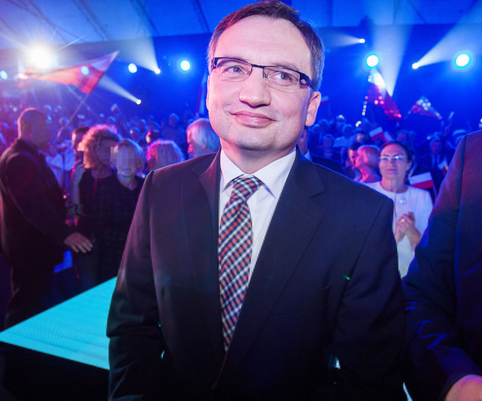 ZIOBRO ŚCIGA SCHETYNĘ.