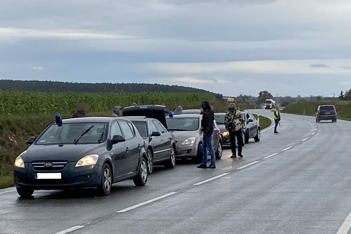 Policja rozpracowała grupę przestępczą. "Działała" m.in. w Toruniu i Bydgoszczy 