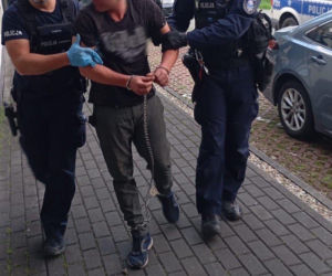 Młotek, pięści i groźby śmierci. 21-letni mieszkaniec Brennej usłyszał serię zarzutów