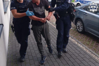 Młotek, pięści i groźby śmierci. 21-letni mieszkaniec Brennej usłyszał serię zarzutów