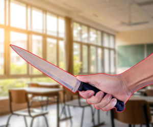 14-latek rzucił się na nauczycielkę z nożem! Szokujące tłumaczenia