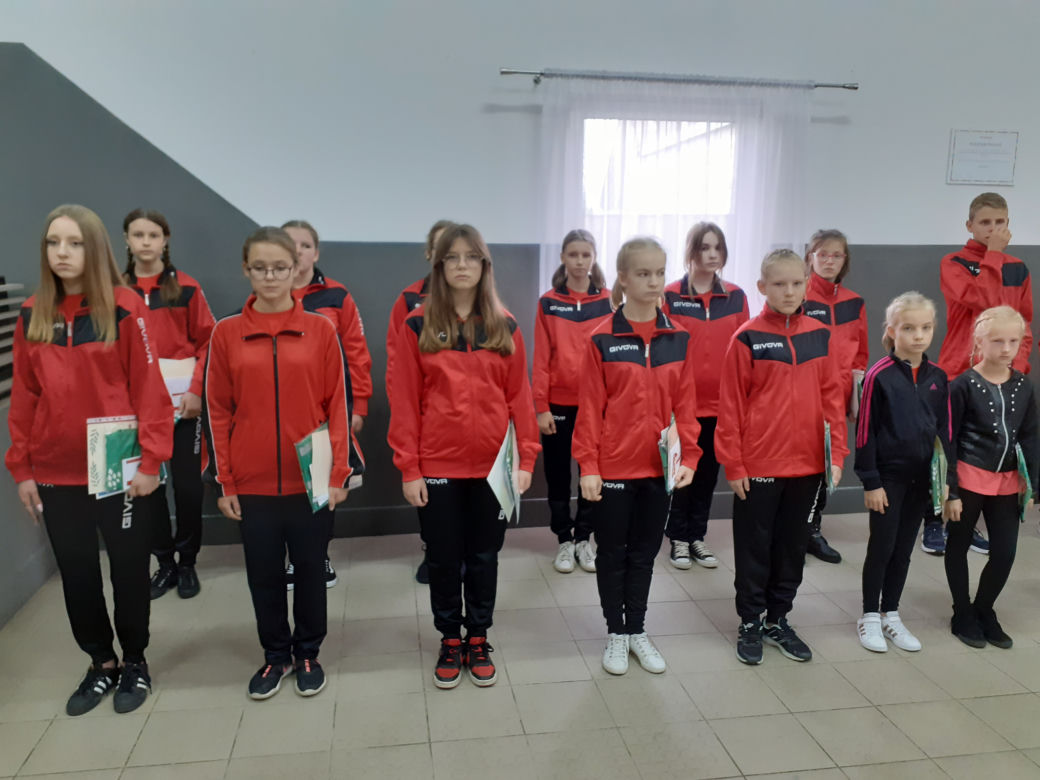 Ślubowanie Młodzieżowej Drużyny Pożarniczej OSP Dąbrówka Stany i 104-lecie jednostki